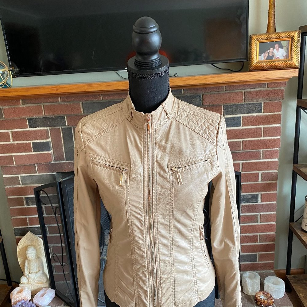 Forever 21 Cream Faux leather fitted jacket